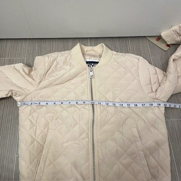 NWT Women's Levi's Cream Diamond Quilted Bomber Jacket Size Small Neutral - Picture 15 of 16